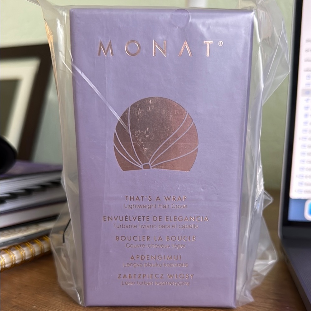Monat Lightweight Hair Cover in Purple